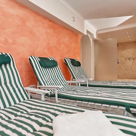 Gruenerhof בית הארחה 3*