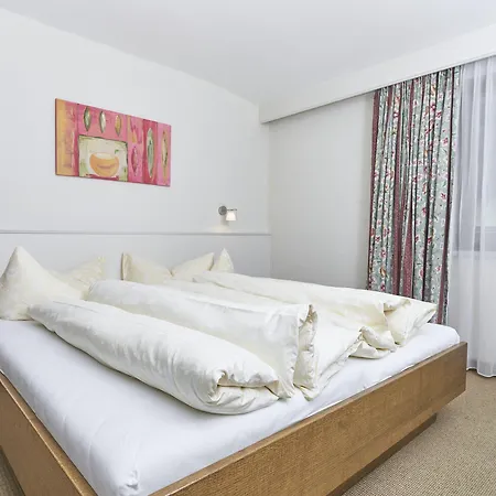 بيت ضيافة Gruenerhof 3*