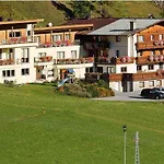 بيت ضيافة Gruenerhof 3*